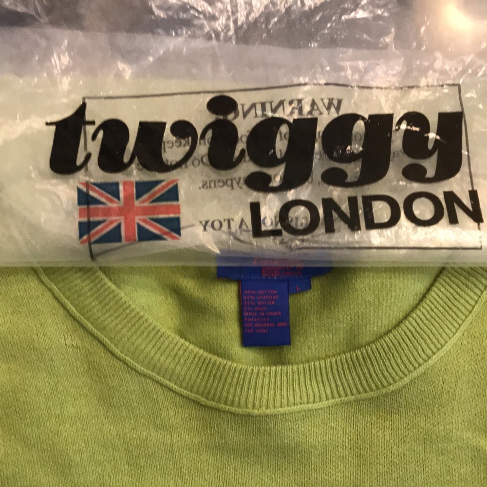 NWOT SWEATER KIWI COLOR. The original plastic bag the color is called GORGEO. 💗 - Picture 4 of 10